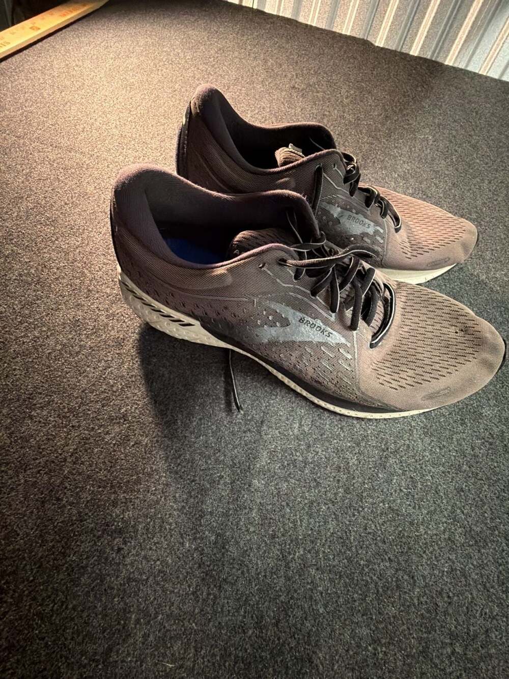 Brooks Adrenaline GTS 21 Blackened Pearl Running Shoes Men's Size 13
